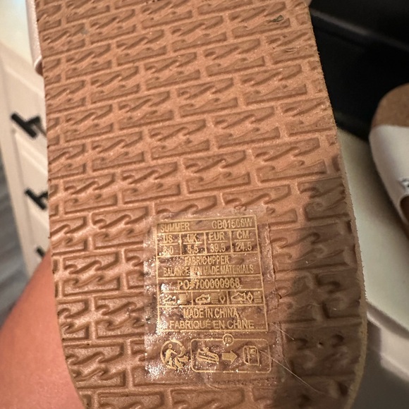 Billabong  slide on sandals - Picture 3 of 3